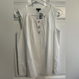 NWT Sz 8 Talbots Cute Spring White Top with Cute Decorative Bee Detail